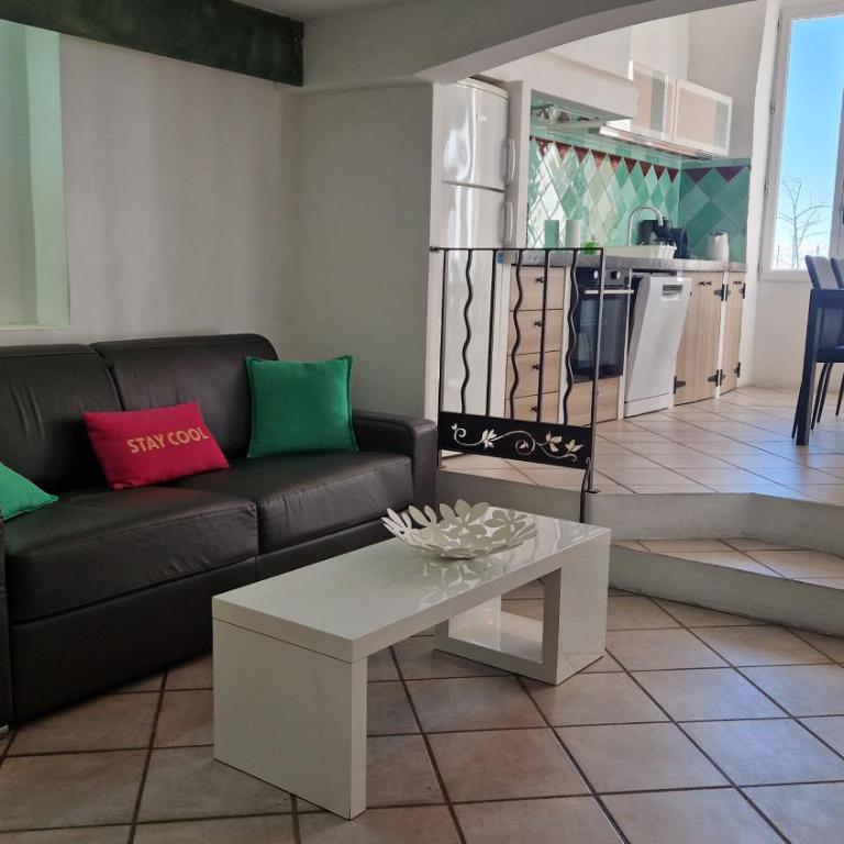 Appartement Cassis 50 m2, en 1ère ligne sur le port, Vue mer, WiFi, Climatisé, Parking - Appartement 2 Chambres avec Vue sur le Port - 6