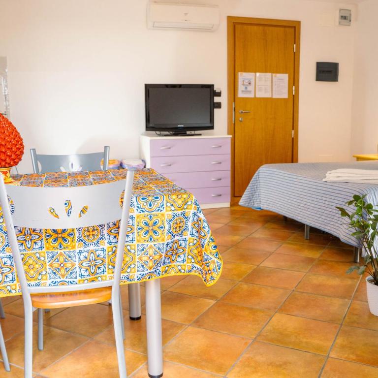 Le Tartarughe Aparthotel - Monolocale Superior - 14