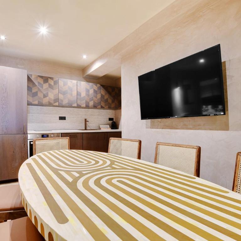 NoChichi Collections - City Center - Four-Bedroom Luxury Apartment - 4