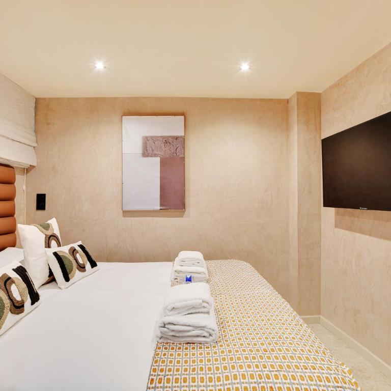 NoChichi Collections - City Center - Four-Bedroom Luxury Apartment - 5