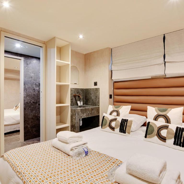 NoChichi Collections - City Center - Four-Bedroom Luxury Apartment - 7