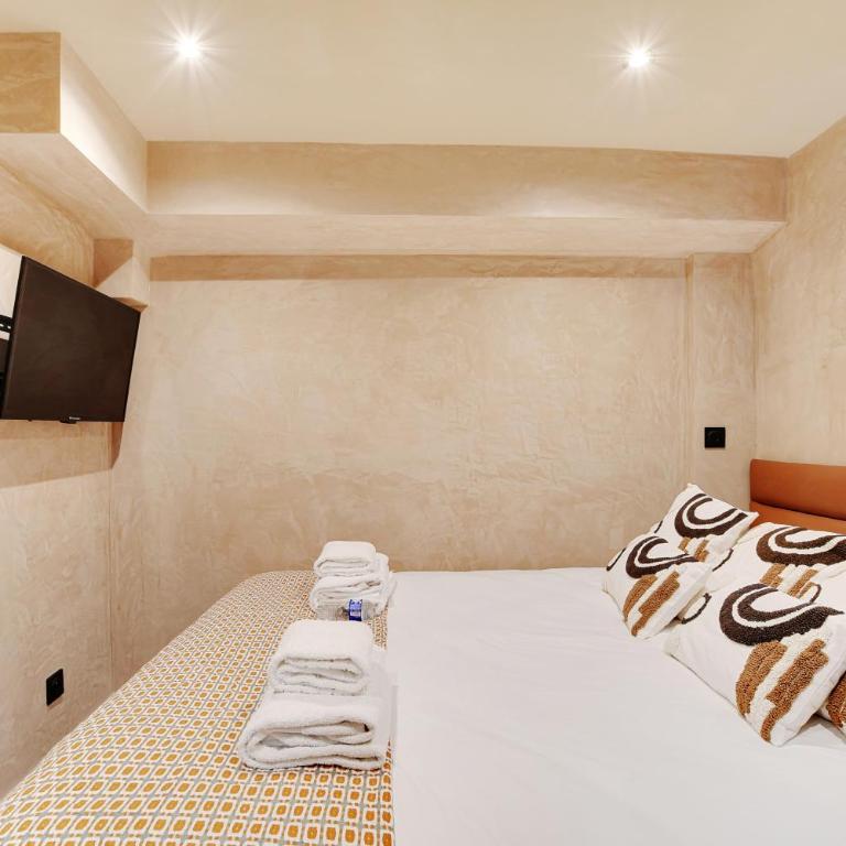 NoChichi Collections - City Center - Four-Bedroom Luxury Apartment - 8
