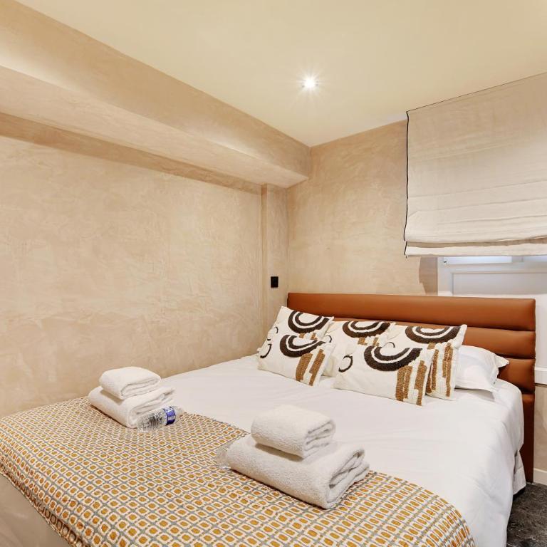 NoChichi Collections - City Center - Four-Bedroom Luxury Apartment - 12