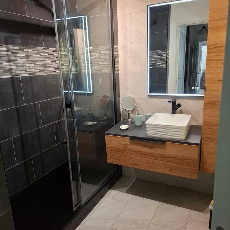 T3 spacieux avec terrasse & vue parc, Calme absolu - Apartment mit 2 Schlafzimmern - 26