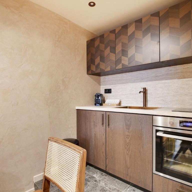 NoChichi Collections - City Center - Two-Bedroom Apartment - 15