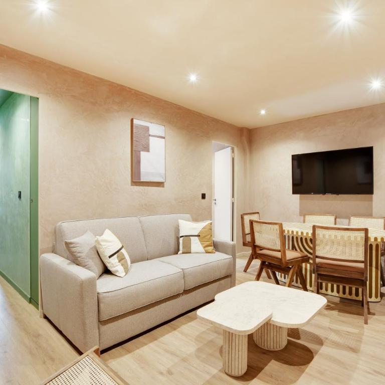 NoChichi Collections - City Center - Two-Bedroom Apartment - 10