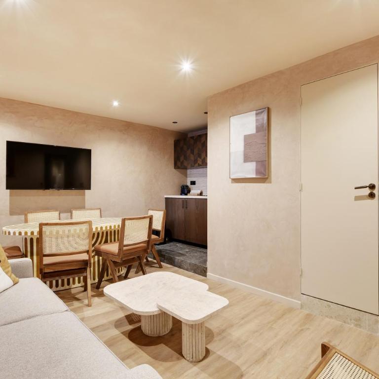 NoChichi Collections - City Center - Two-Bedroom Apartment - 8