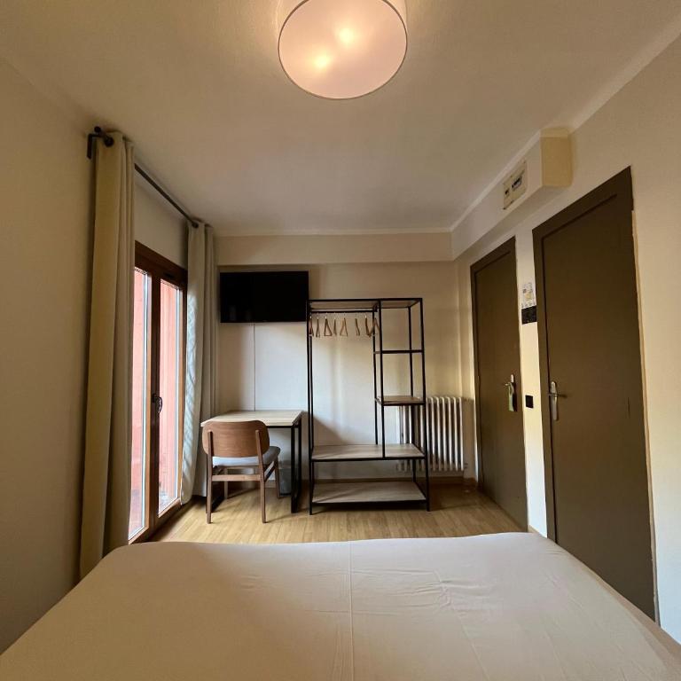 Hotel NIU a 50 m del Funicamp - Habitación Doble Superior con terraza - 1 o 2 camas - 5