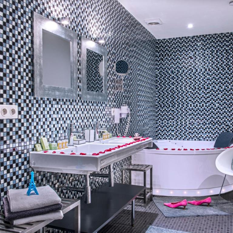 Hôtel Villa Bohème - Suite Deluxe avec Baignoire Spa - 11