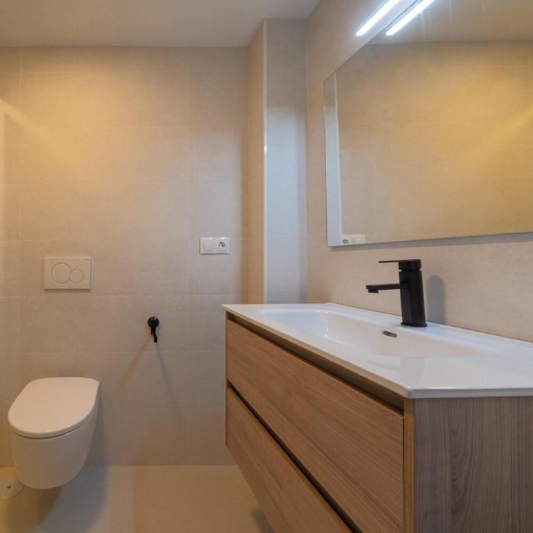 Ático con gran terraza privada cerca de la playa - Apartamento de 2 dormitorios con terraza - 15