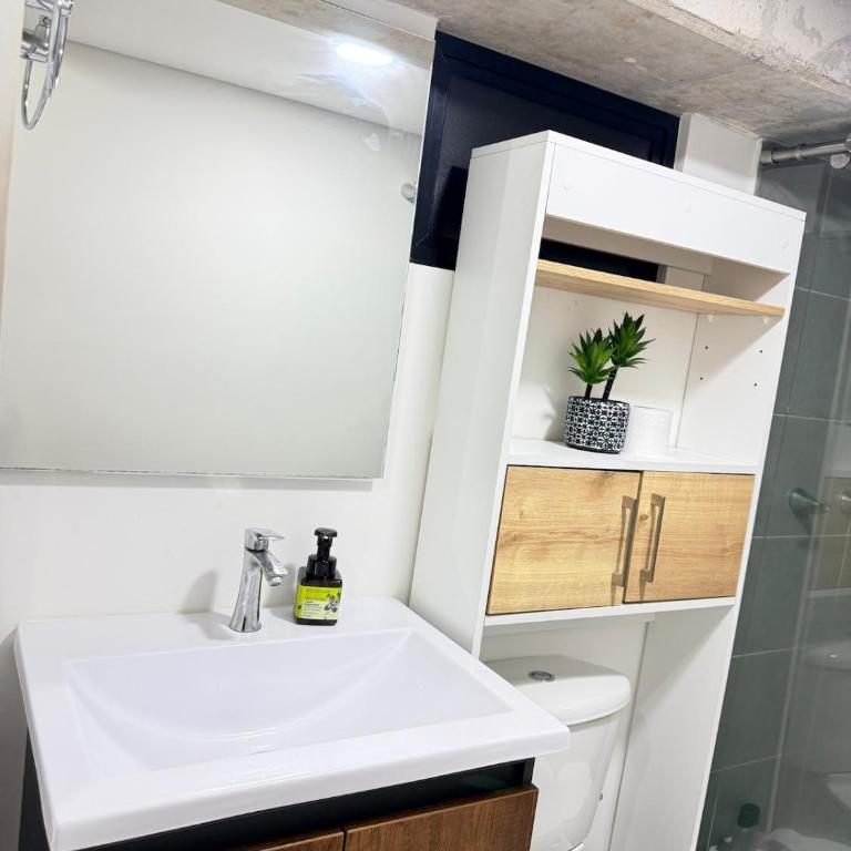 Urban Loft in the center - One-Bedroom Apartment - 26
