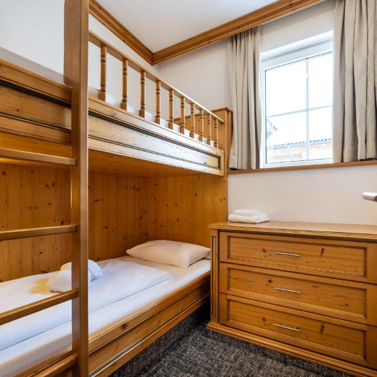 Hotel Alpenrose - Familiensuite mit Balkon - 2