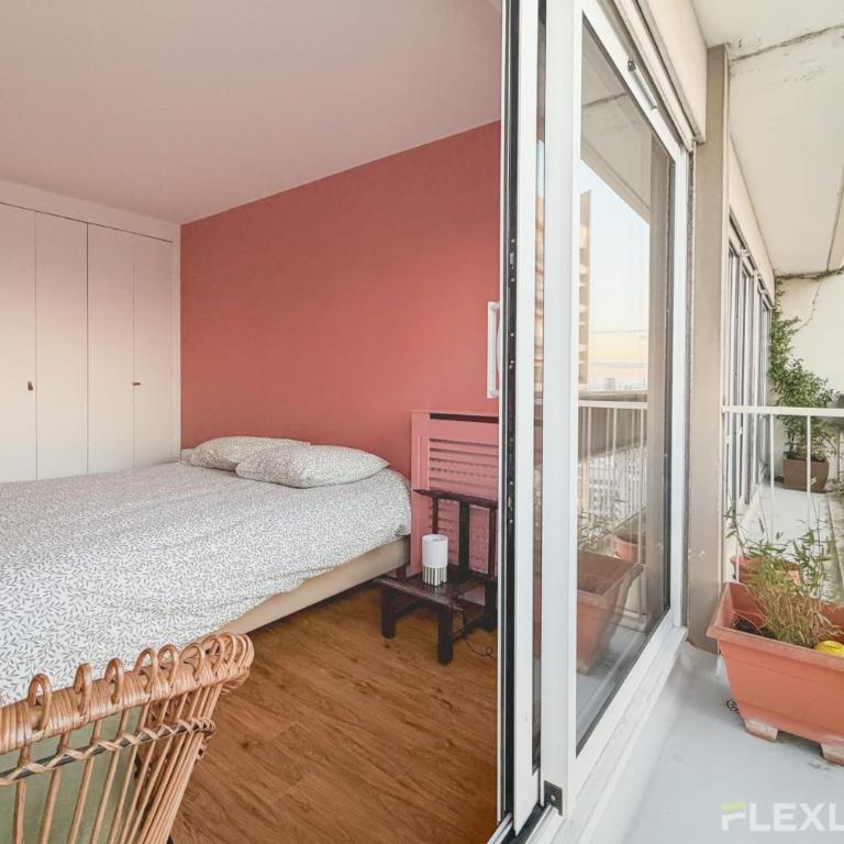 Spacieux T3 dans le 13ème avec petit balcon et vu sur les toits de Paris - Appartement - 25