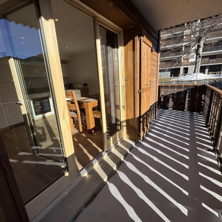 Les Carroz - Rénové - Au cœur de la station - 4 pers - One-Bedroom Apartment with Balcony and Mountain View - 9