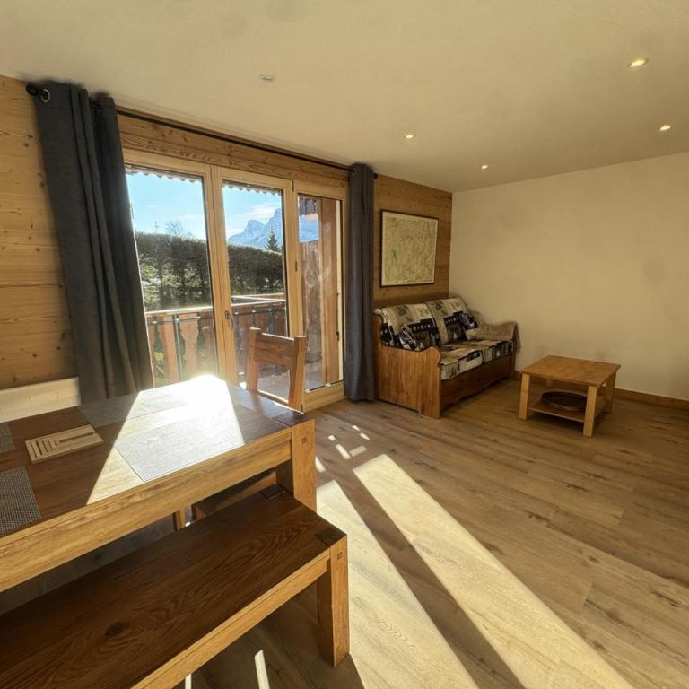 Les Carroz - Rénové - Au cœur de la station - 4 pers - One-Bedroom Apartment with Balcony and Mountain View - 20