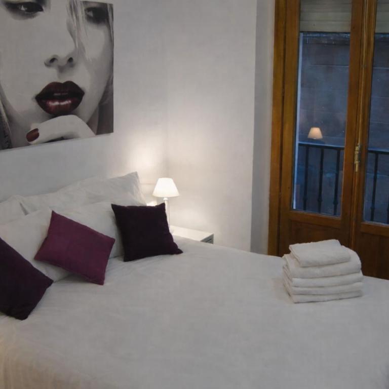 Calle Ansoleaga a 100 mts del Ayuntamiento - Apartment with Balcony - 1