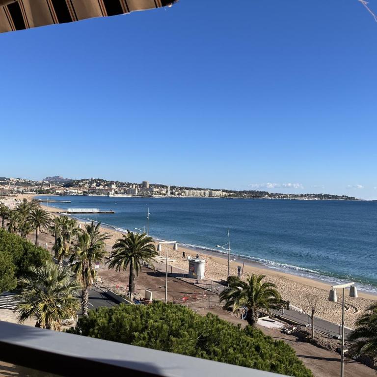 LE CAPITOLE, Vue exceptionnelle sur la mer, T1-2 - Apartamento de 1 dormitorio con balcón y vistas al mar - 1