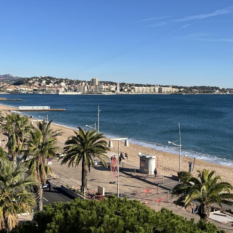 LE CAPITOLE, Vue exceptionnelle sur la mer, T1-2 - Apartamento de 1 dormitorio con balcón y vistas al mar - 17