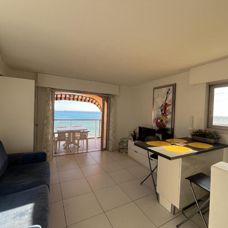 LE CAPITOLE, Vue exceptionnelle sur la mer, T1-2 - Apartamento de 1 dormitorio con balcón y vistas al mar - 22