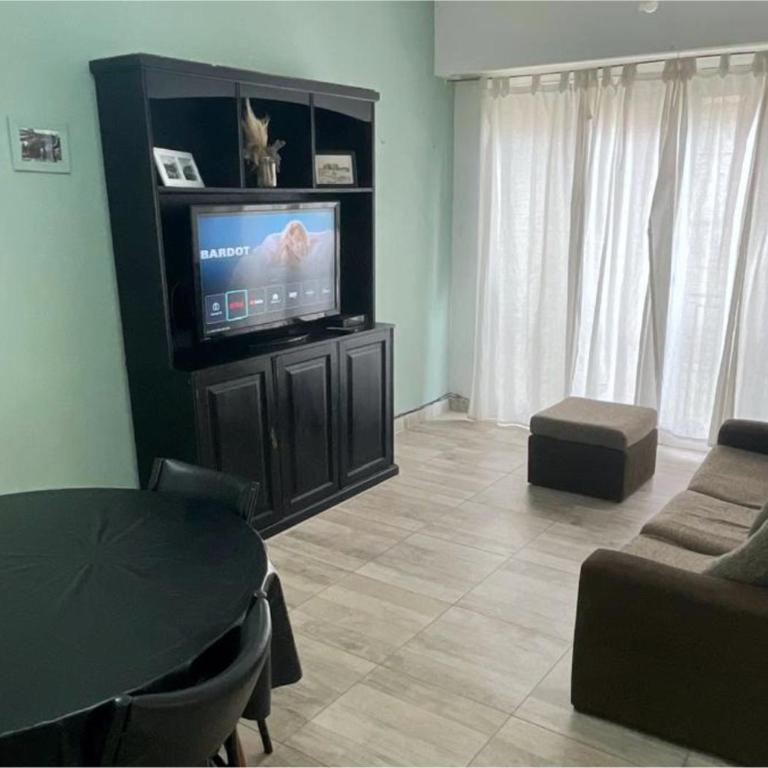 Departamento 3 ambientes a 3 cuadras del mar - Two-Bedroom Apartment - 3