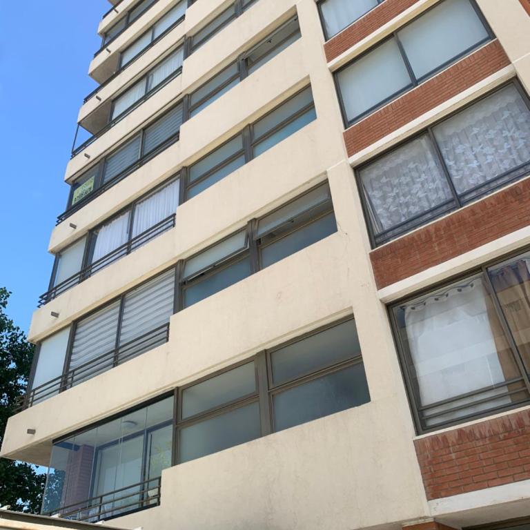 Departamento full equipado Viña del mar con piscina y cerca de la playa - Three-Bedroom Apartment - 9
