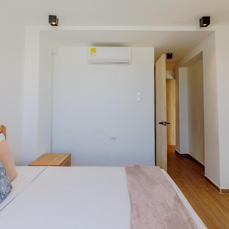Lux Beach House, Aldaba Selection - Villa - Beach Front - 13
