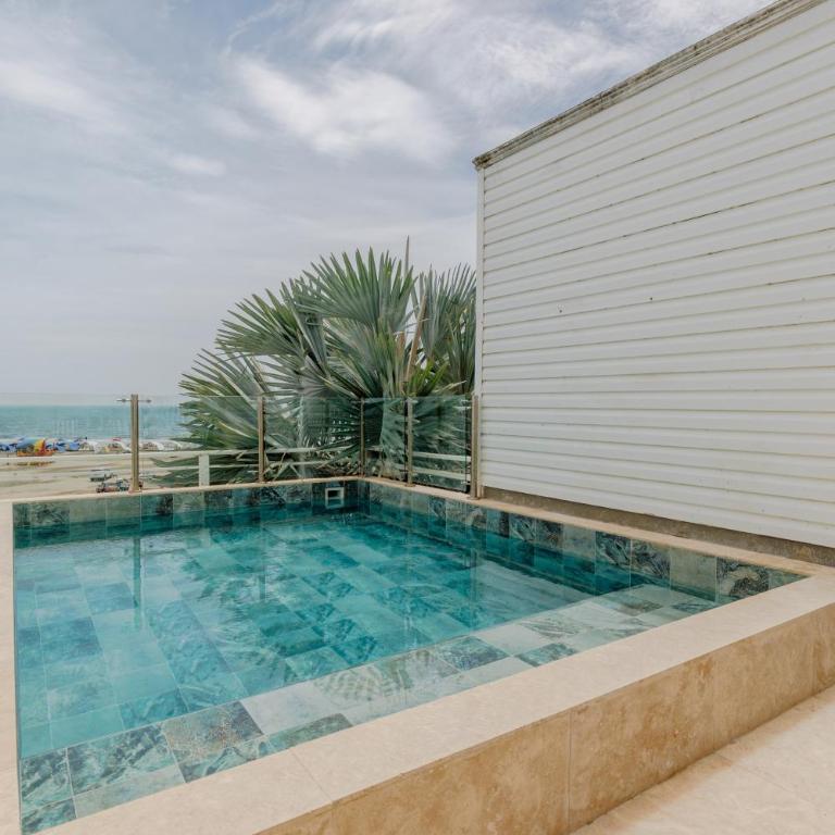 Lux Beach House, Aldaba Selection - Villa - Beach Front - 1