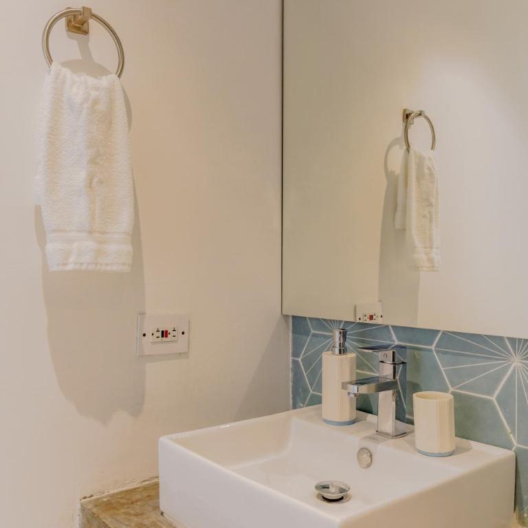 Lux Beach House, Aldaba Selection - Villa - Beach Front - 27