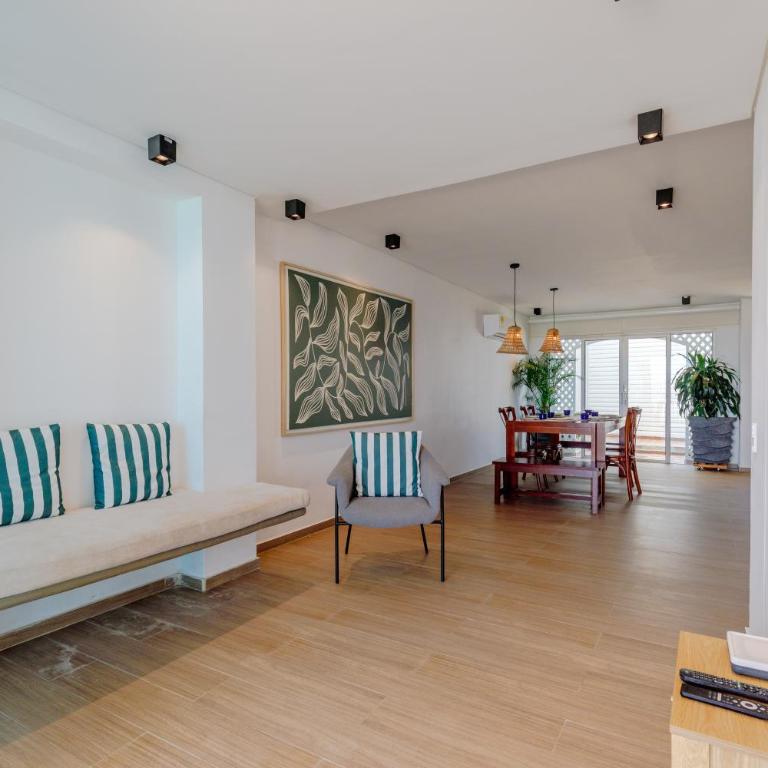 Lux Beach House, Aldaba Selection - Villa - Beach Front - 3