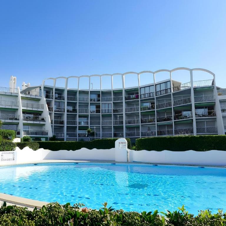 Studio 4 pers, 1ère ligne, Piscine, Vue mer latérale - Apartamento Estudio con vistas al mar - 3