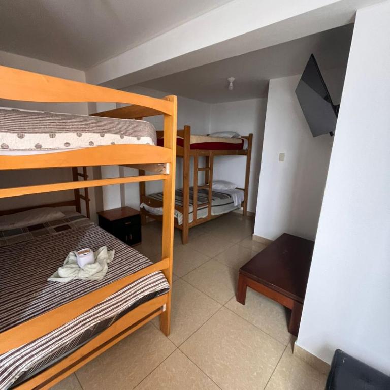 Hostal Milagros - Habitación Cuádruple Clásica - 2