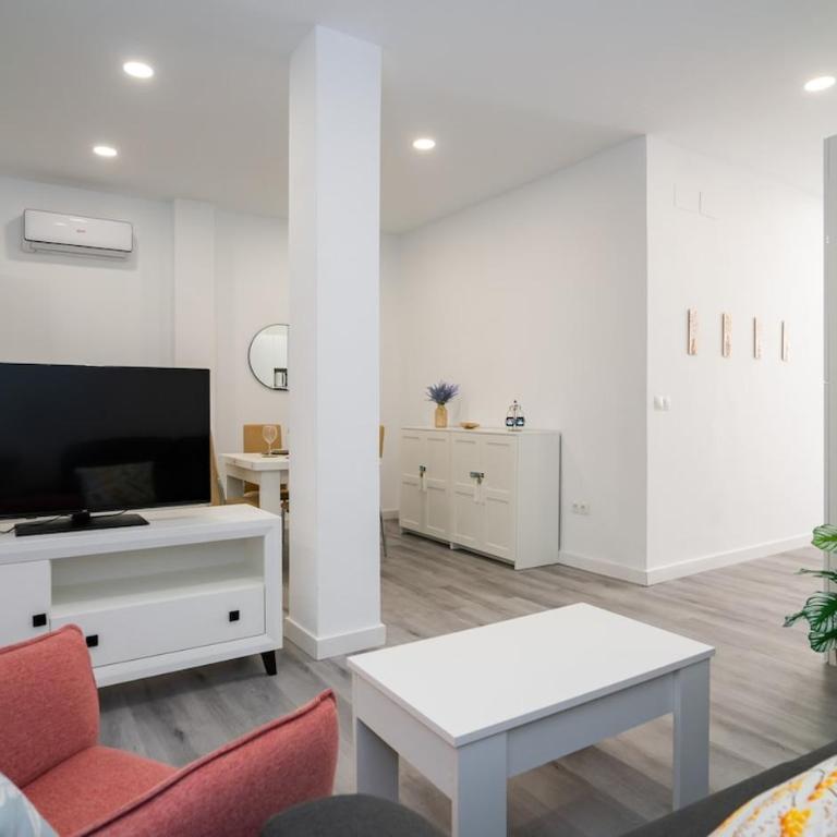 Holidays & Home Estudio El Palo 8A, 400 m playa - Apartamento de 1 dormitorio - 3