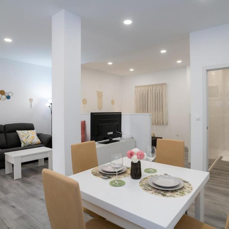Holidays & Home Estudio El Palo 8A, 400 m playa - Apartamento de 1 dormitorio - 1
