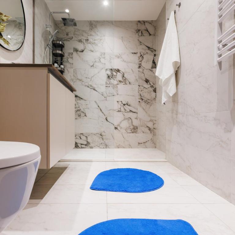 BW Aurora Prime PS4 Free Parking and Terrace - Two-Bedroom Deluxe Apartment with Balcony - 39
