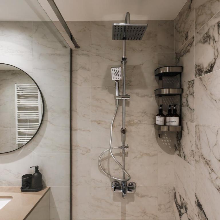BW Aurora Prime PS4 Free Parking and Terrace - Two-Bedroom Deluxe Apartment with Balcony - 37