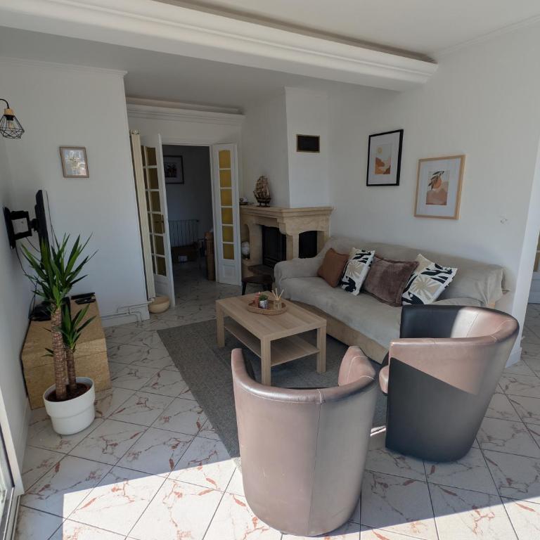 Appartement 90m2 avec terrasse, vue mer et parking gratuit - Appartement 2 Chambres - 2