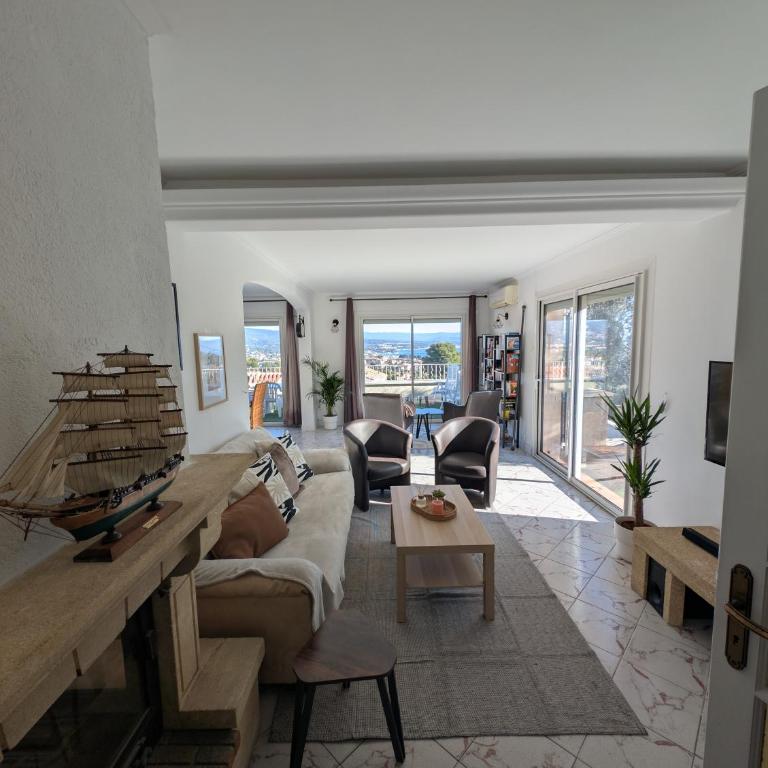 Appartement 90m2 avec terrasse, vue mer et parking gratuit - Appartement 2 Chambres - 8