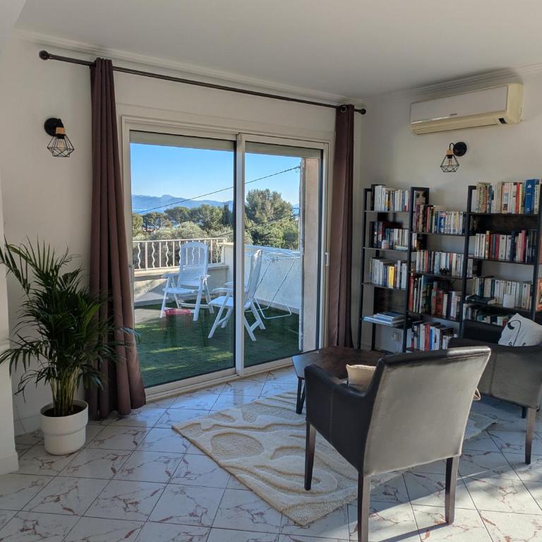 Appartement 90m2 avec terrasse, vue mer et parking gratuit - Appartement 2 Chambres - 16