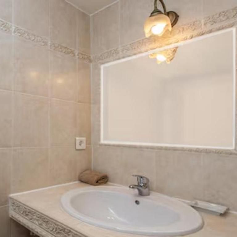 Le capouane - la tour d'auguste - Maison 1 Chambre - 12