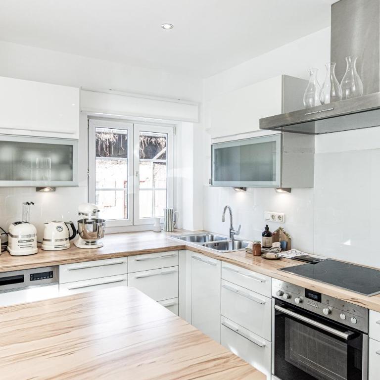 Villa Stella all famous ski areas around us, 15 minutes to salzburg, mountainview - Villa - 6