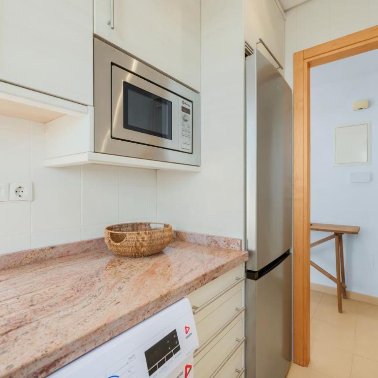 Apartamento en Elviria con vistas al mar - Apartamento de 1 dormitorio - 23