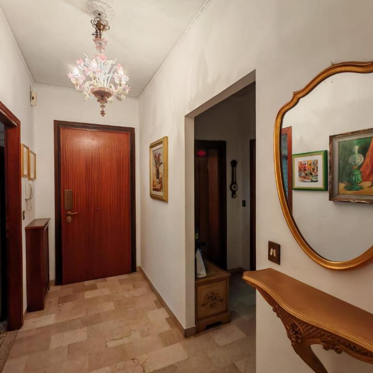 Laurita apartment 15min to Venice- Free parking - Two-Bedroom Apartment with Garden View - 2