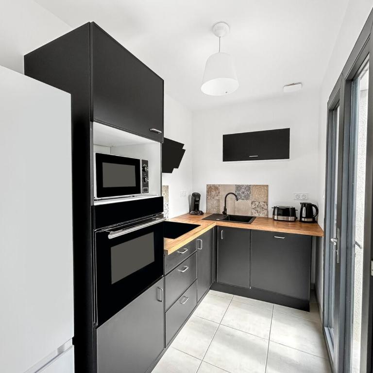 Télétravail · 4 suites (sdb) · Bureaux · Terrasse - Villa - 10