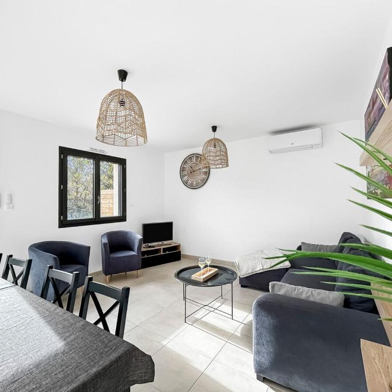 Télétravail · 4 suites (sdb) · Bureaux · Terrasse - Villa - 8