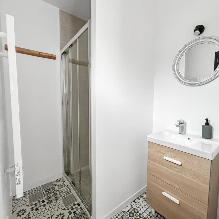 Télétravail · 4 suites (sdb) · Bureaux · Terrasse - Villa - 36