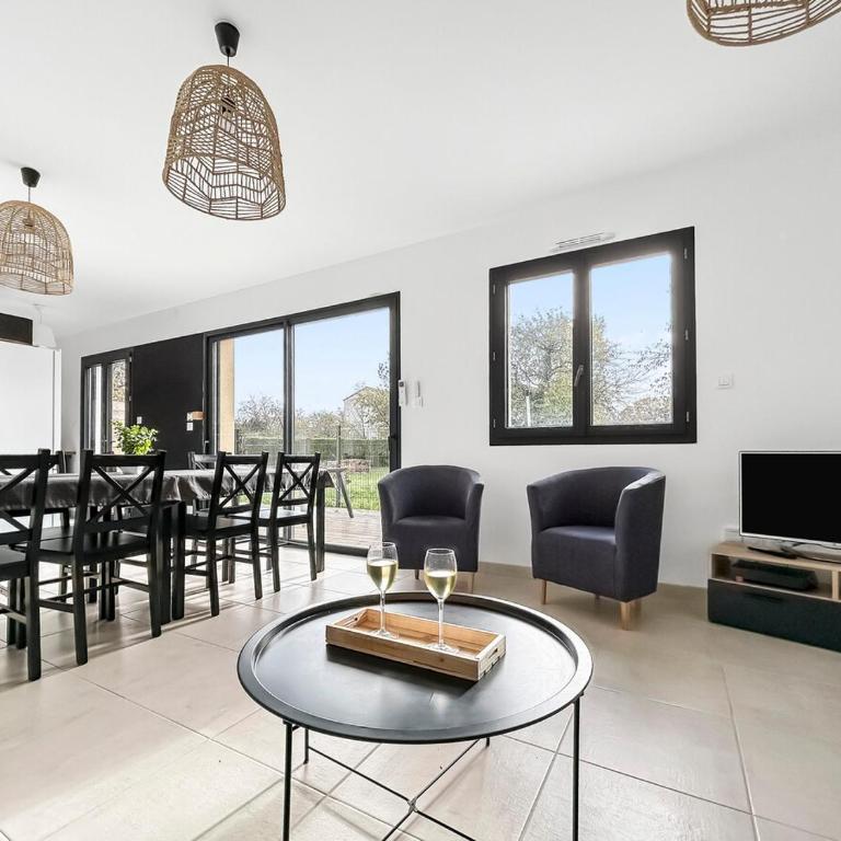 Télétravail · 4 suites (sdb) · Bureaux · Terrasse - Villa - 6
