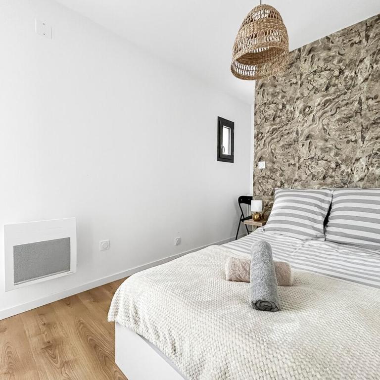 Télétravail · 4 suites (sdb) · Bureaux · Terrasse - Villa - 17