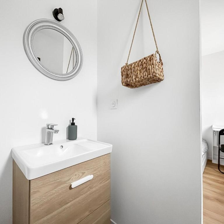 Télétravail · 4 suites (sdb) · Bureaux · Terrasse - Villa - 37