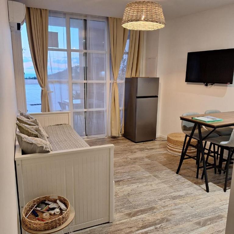 CAP ESTEREL, T2 VUE MER 4 couchages adapté PMR - Apartamento de 1 dormitorio - 11