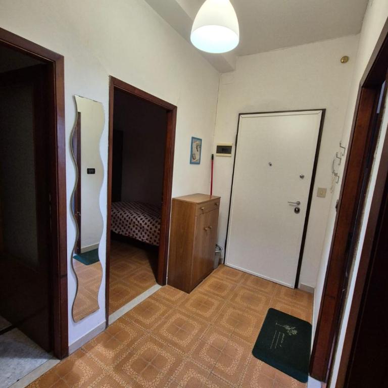 Viale Oberdan 11B - Appartamento con 3 Camere da Letto e con Balcone - 2